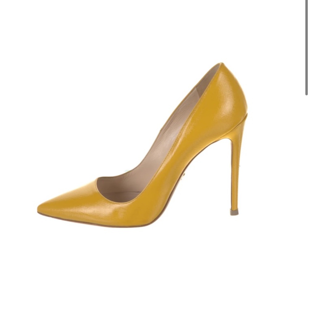 Prada yellow leather pumps size 10 IT 40